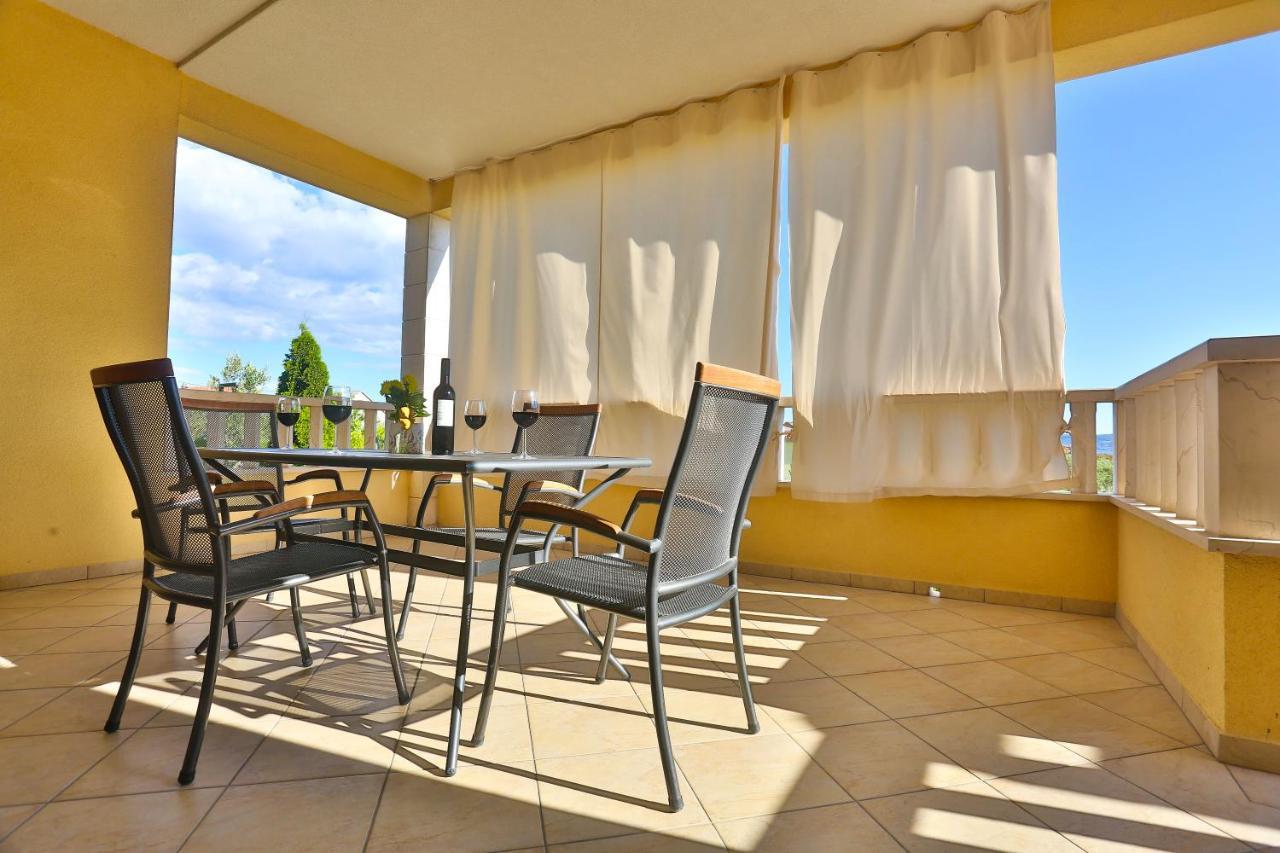 Apartments Maris Kastela Bagian luar foto